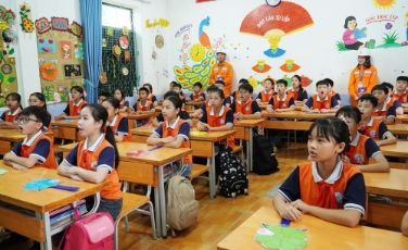  Công ty Điện lực Bắc Ninh tuyên truyền tiết kiệm điện qua cuốn sách tranh “Bí mật quả cầu tím”