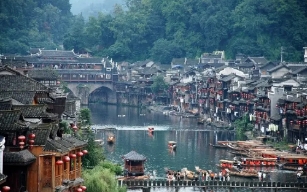 Nam Ninh: Sắc xanh níu chân du khách Việt