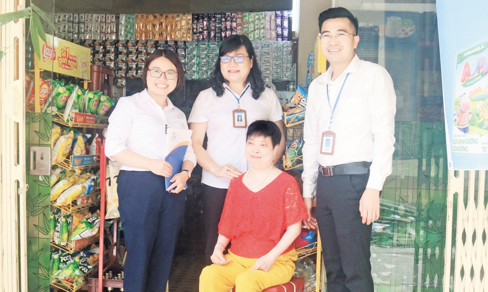  Vươn lên từ đồng vốn  nghĩa tình 