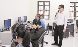 Hỗ trợ "cần câu" cho người khiếm thị