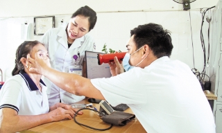 Bám địa bàn, chăm sóc sức khỏe ban đầu cho người dân 