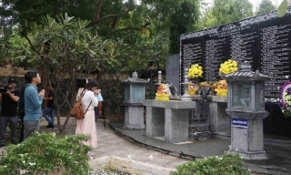 Mộ gió - khúc nguyện ca bất tử về tình yêu Tổ quốc
