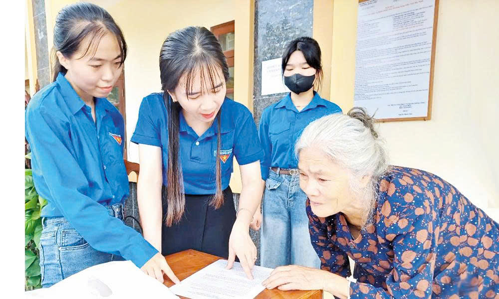  Tổ công nghệ số cộng đồng: “Đi từng ngõ, gõ từng nhà”