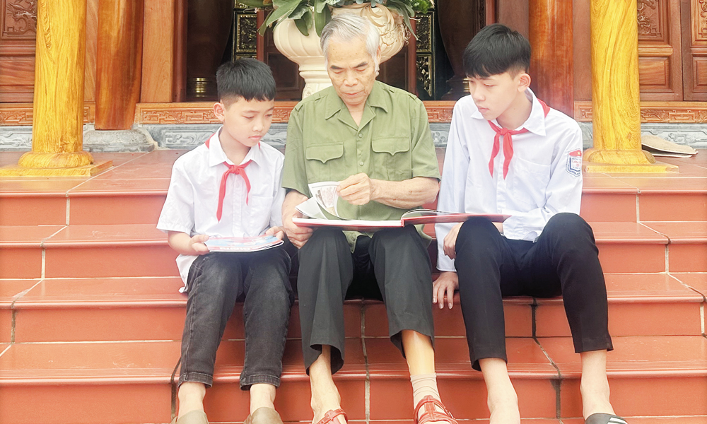  Nhớ một thời "xếp bút nghiên  lên đường ra trận"