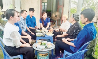Bữa cơm tri ân -  Ấm áp nghĩa tình