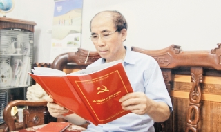 Trách nhiệm với Đảng, tận tụy vì dân 