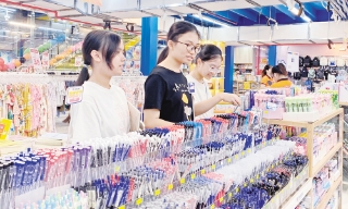 Bắc Ninh: Bảo đảm nguồn cung sách giáo khoa, đồ dùng học tập năm học mới
