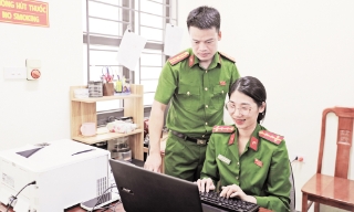 Nữ cán bộ công an cơ sở vượt khó, bám địa bàn