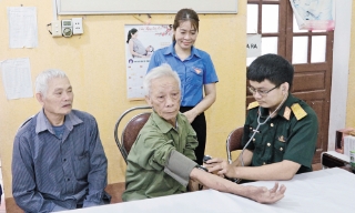 Hành quân về cơ sở, vun đắp nghĩa tình