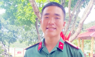 Từ giảng đường đến thao trường quân đội
