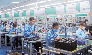 Lửa truyền thống ở làng kháng chiến