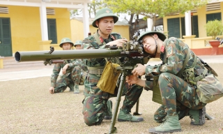 Đoàn Thiện Thuật thi đua huấn luyện giỏi