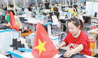 Tăng lương tối thiểu vùng: Niềm hy vọng của người lao động