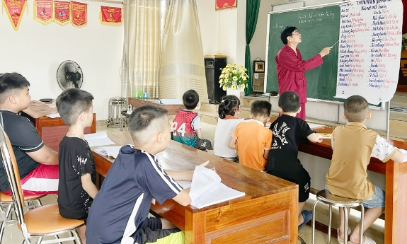 Dạy học tiếng dân tộc thiểu số: Để mạch nguồn văn hóa chảy mãi