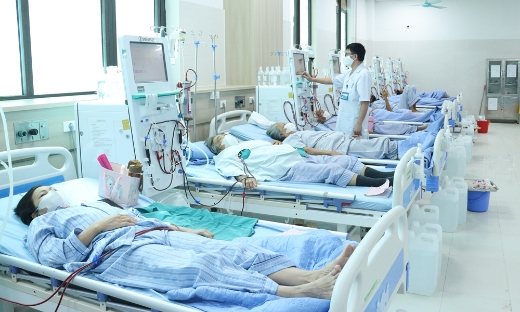 Bảo hiểm y tế - “Phao cứu sinh” với người bệnh yếu thế