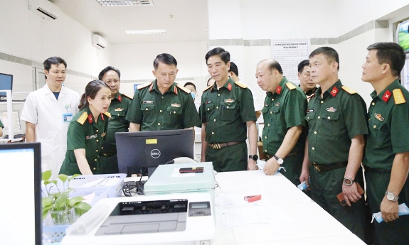 Bệnh viện Quân y 110: Đi đầu ứng dụng công nghệ trong khám, điều trị