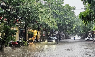 Chủ tịch UBND tỉnh Bắc Ninh yêu cầu nghiêm túc tuần tra, canh gác, kịp thời phát hiện, xử lý sự cố về đê điều  