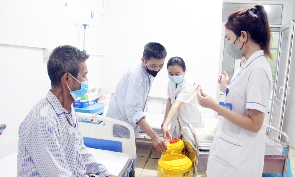 Thu gom, xử lý chất thải y tế: Đầu tư công nghệ, kiểm soát nguy cơ lây nhiễm