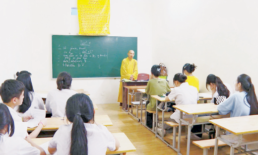 Ấm áp lớp học trong chùa Đại Giác