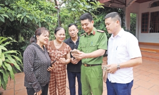 Công an cấp xã lan tỏa “Bình dân học vụ số”