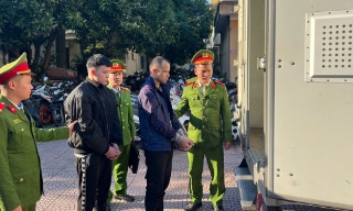 Điều chuyển 2 bị can từ Sơn La về Bắc Ninh để phục vụ điều tra vụ án trộm cắp tài sản