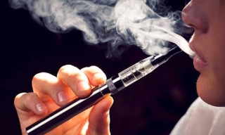 Vì sao việc hút thuốc ở người trẻ vẫn gia tăng?