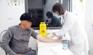 Nhân ngày thế giới phòng, chống AIDS (1/12): Nâng hiệu quả điều trị, đẩy mạnh truyền thông