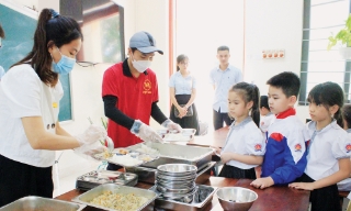 Bắc Ninh: Kiểm tra bếp ăn tập thể trường học