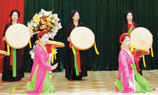 Truyền dạy dân ca quan họ tại phường Quế Võ