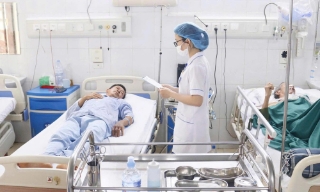 136 điều dưỡng tham gia kiểm tra, đánh giá năng lực