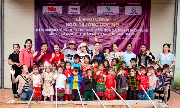 Đỗ Thị Quỳnh Anh - Cô gái Gen Z góp sức xây trường cho trẻ vùng cao