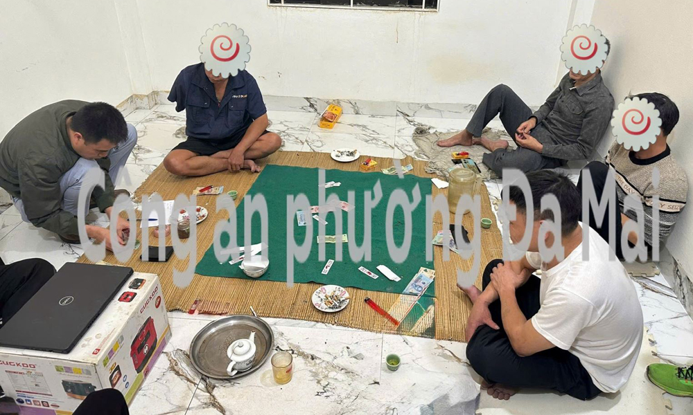  Công an phường Đa Mai bắt quả tang 4 đối tượng đánh bạc 