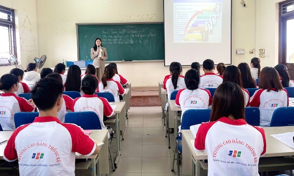 Trường Cao đẳng Thống kê: Gắn việc học và làm theo Bác với xây dựng văn hóa học đường