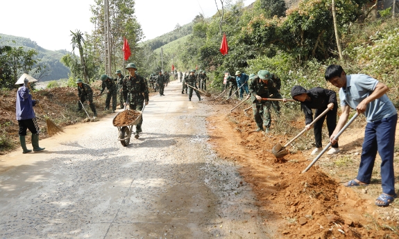 Dân vận khéo ở Quân đoàn 12: Góp sức làm đẹp xóm làng
