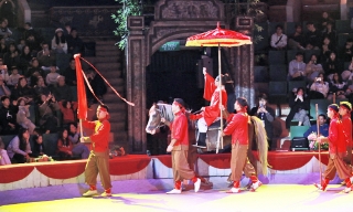 Tranh Đông Hồ - khúc biến tấu ngoài khung giấy điệp