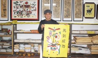 Thuận Thành tươi sắc giấy dịp cuối năm