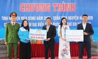 Đoàn Thanh niên phường Từ Sơn tặng 2 phòng máy tính cho trường học miền núi