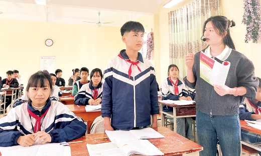 Gieo chữ trên vùng cao Sa Lý