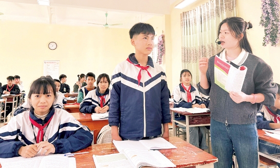 Gieo chữ trên vùng cao Sa Lý