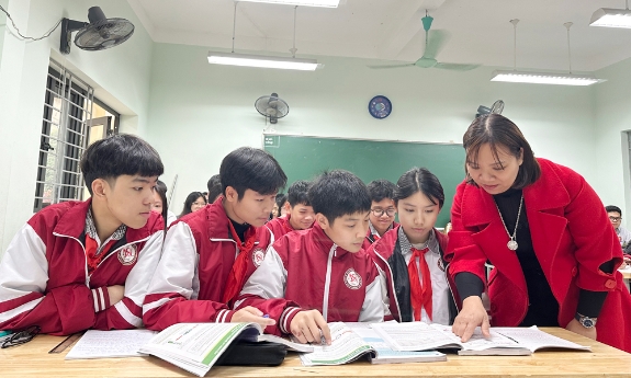  Kỳ thi tuyển sinh vào lớp 10: Nhà trường đồng hành, học sinh vững tâm