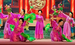 Rộn ràng canh hát phục vụ Nhân dân 