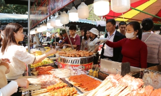 Kiểm tra nguồn gốc, chế biến thực phẩm tại lễ hội