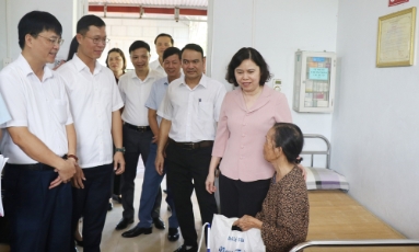  Kinh nghiệm xây dựng cơ chế, chính sách, phát triển kinh tế - xã hội