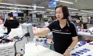 Lan tỏa phong trào “hai giỏi” trong nữ công nhân