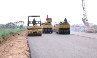 Thi công dự án Vành đai 4 - Vùng Thủ đô Hà Nội đoạn qua tỉnh Bắc Ninh: Khắc phục tình trạng thiếu đất san lấp