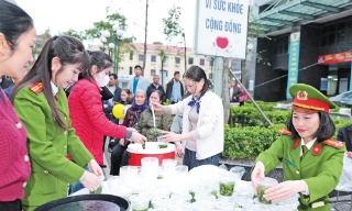 Nhân Ngày Công tác xã hội Việt Nam 25/3: Bắc nhịp cầu nhân ái