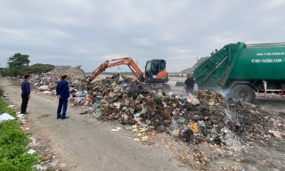 Phường Phù Khê: Xử lý dứt điểm tình trạng đổ rác không đúng quy định