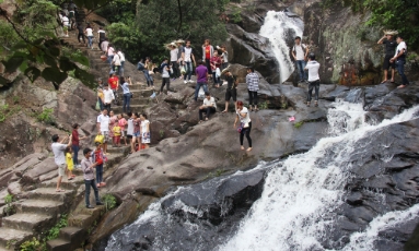  Suối Mỡ - thắng tích miền sông Lục, núi Huyền