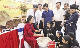 Phụ nữ Bắc Ninh: Ứng dụng công nghệ, nâng giá trị sản phẩm truyền thống