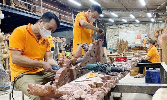 Đa dạng sản phẩm, mở rộng thị trường đồ gỗ mỹ nghệ